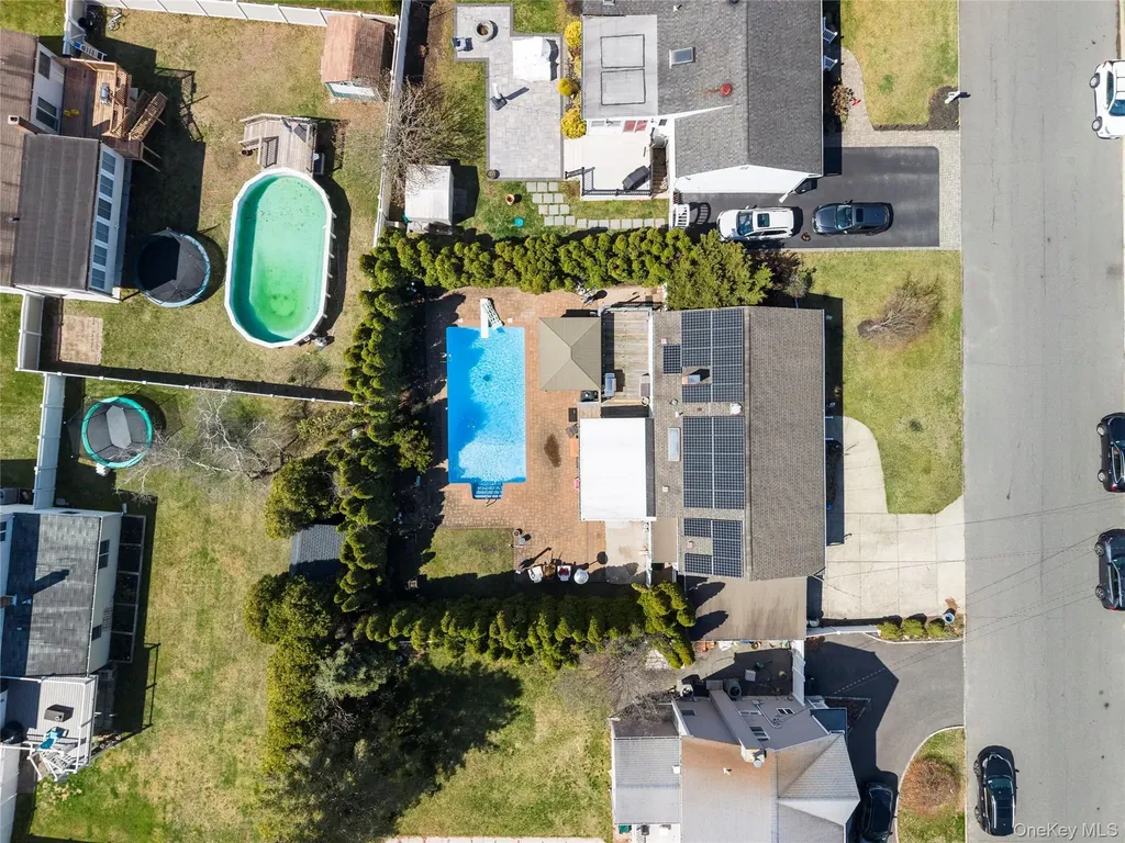 32 46th Street Islip NY 11751