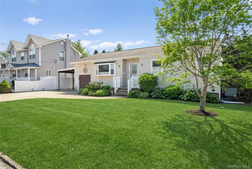 32 46th Street Islip NY 11751
