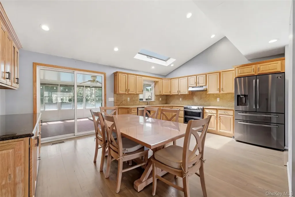 32 46th Street Islip NY 11751