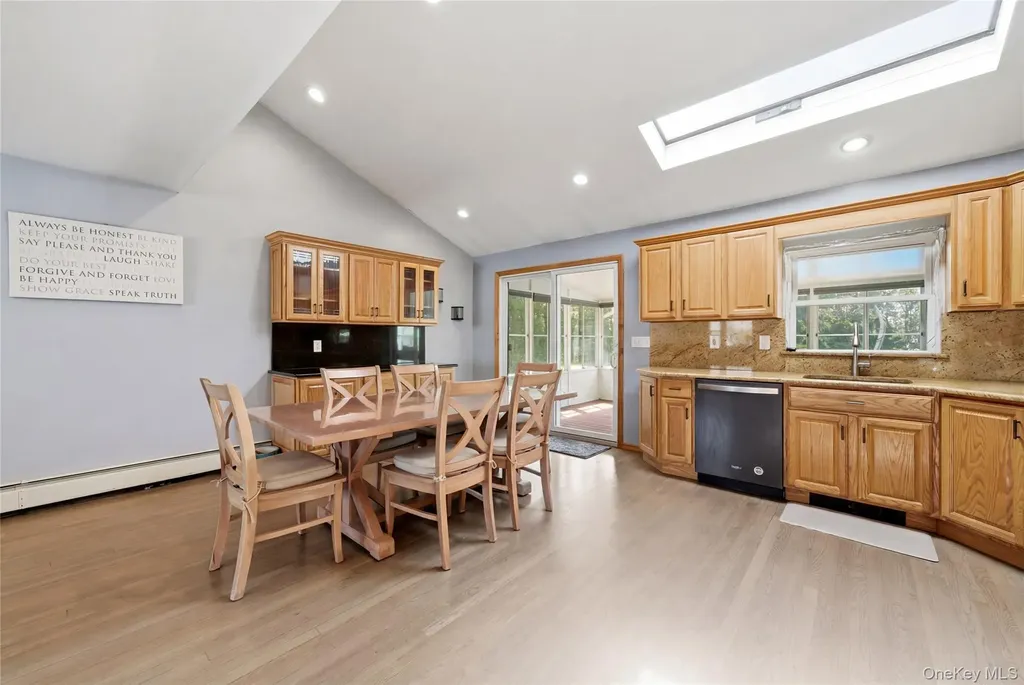 32 46th Street Islip NY 11751