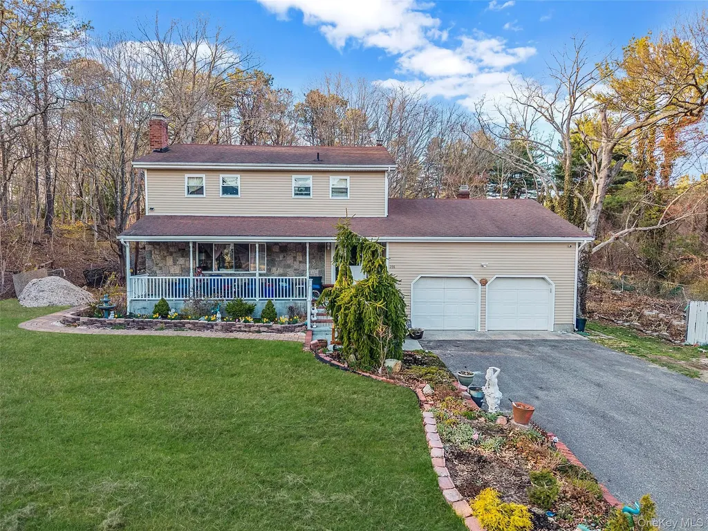 231 W Woodside Avenue Patchogue NY 11772