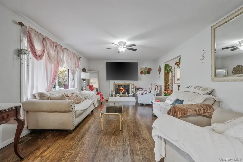 231 W Woodside Avenue Patchogue NY 11772