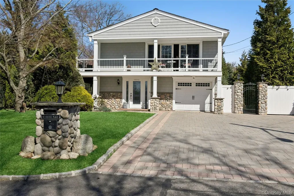 44 Archie Place West Islip NY 11795