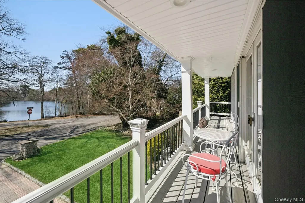 44 Archie Place West Islip NY 11795