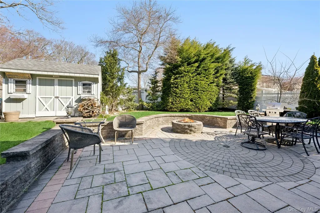44 Archie Place West Islip NY 11795