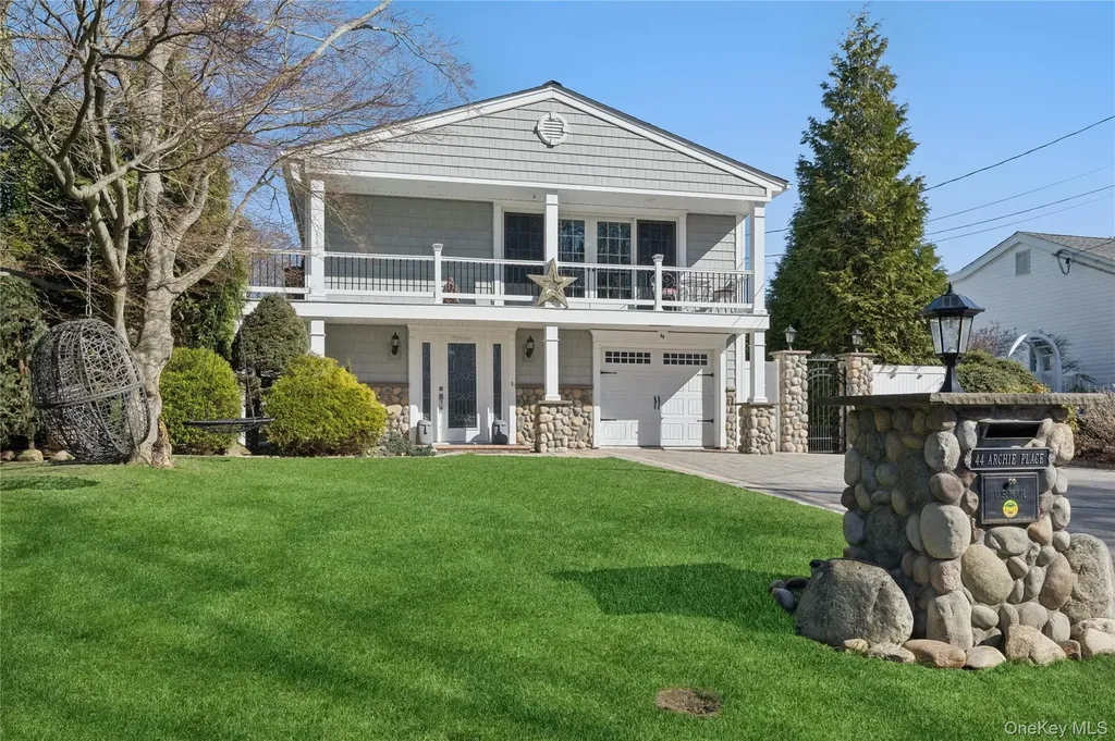 44 Archie Place West Islip NY 11795