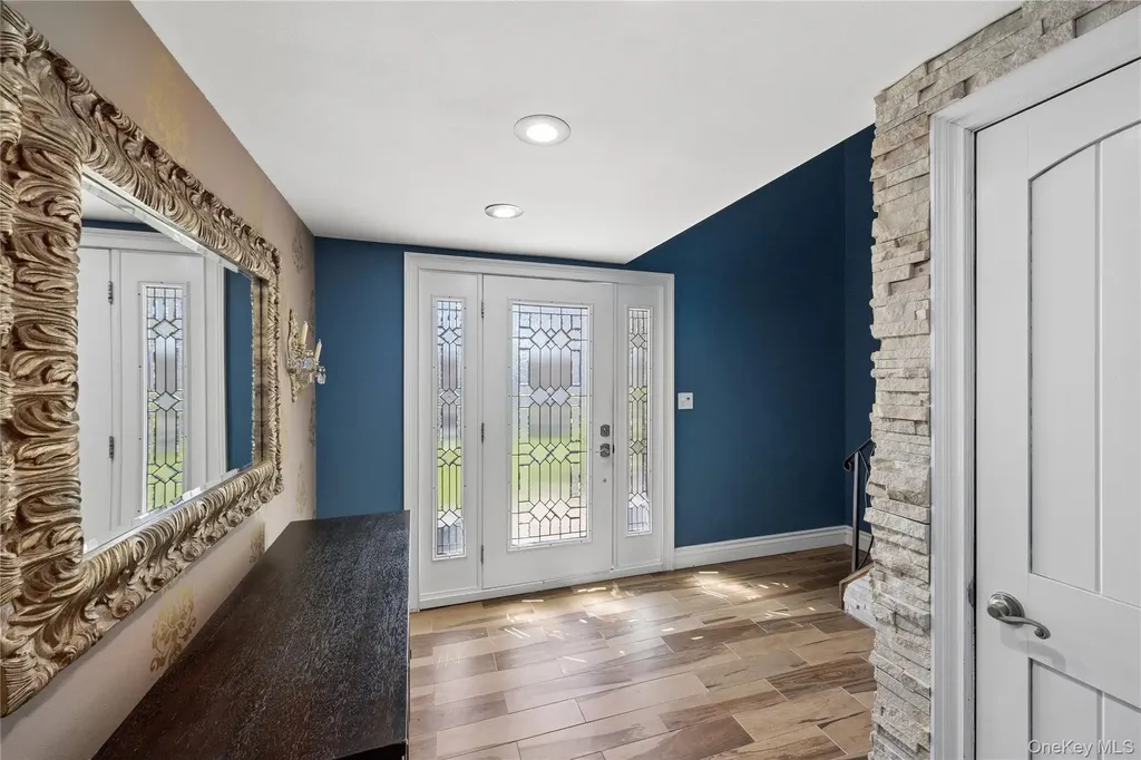 44 Archie Place West Islip NY 11795