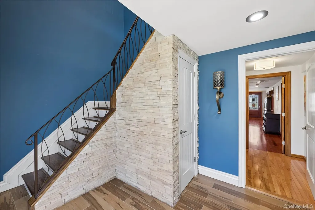44 Archie Place West Islip NY 11795