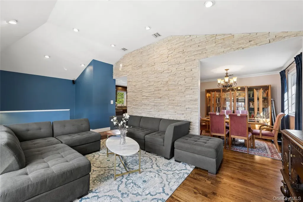 44 Archie Place West Islip NY 11795