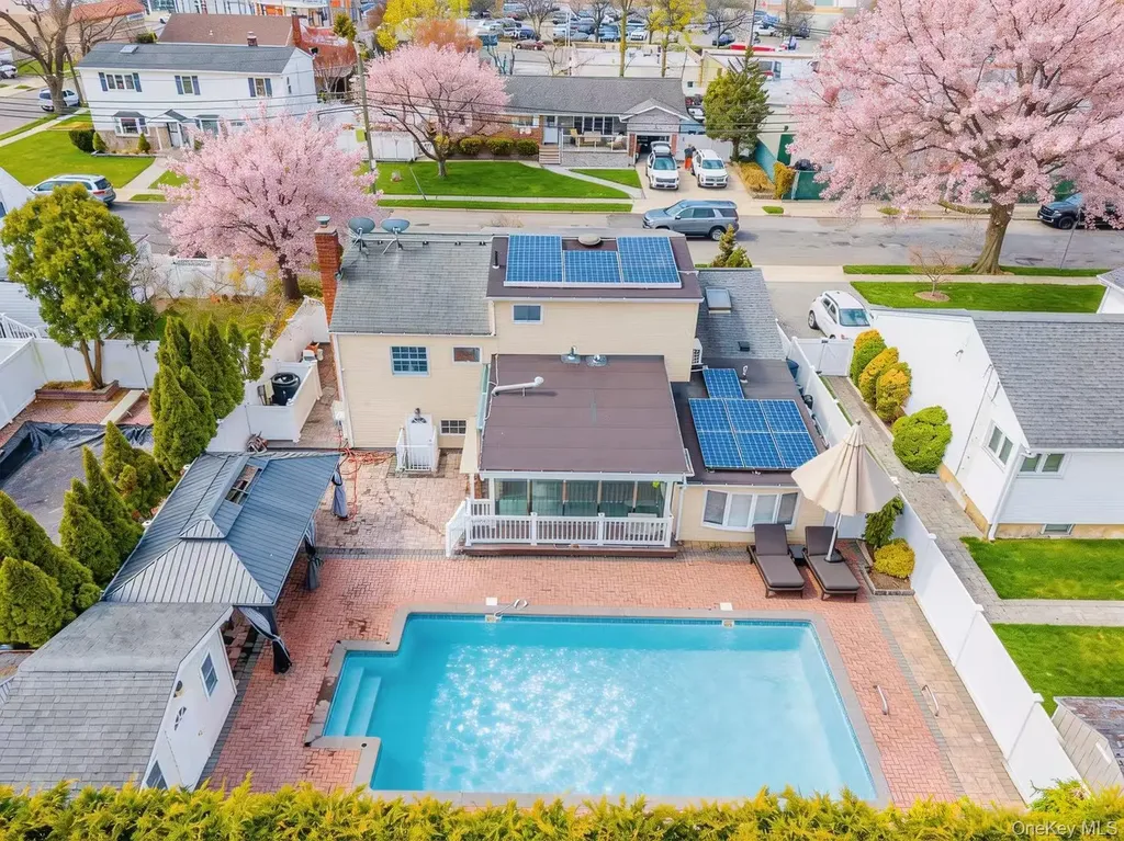 357 Gates Avenue East Meadow NY 11554