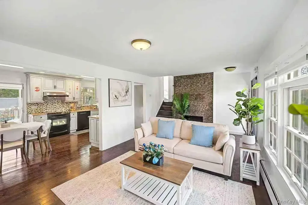 357 Gates Avenue East Meadow NY 11554