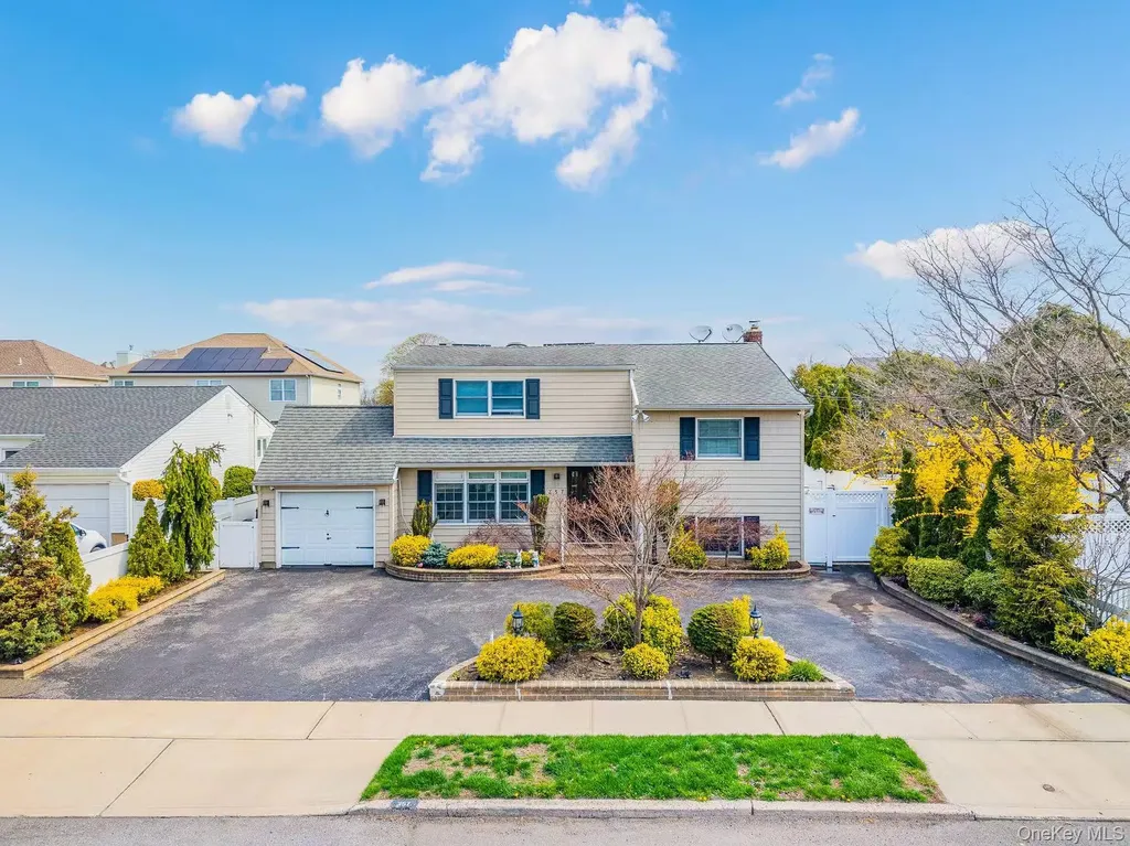 357 Gates Avenue East Meadow NY 11554
