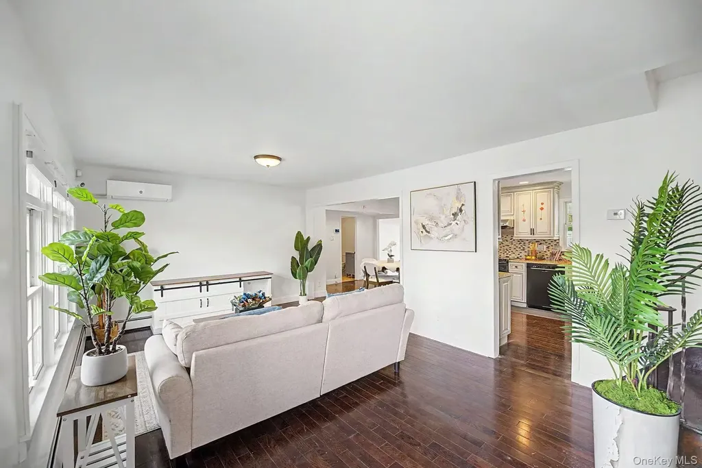 357 Gates Avenue East Meadow NY 11554