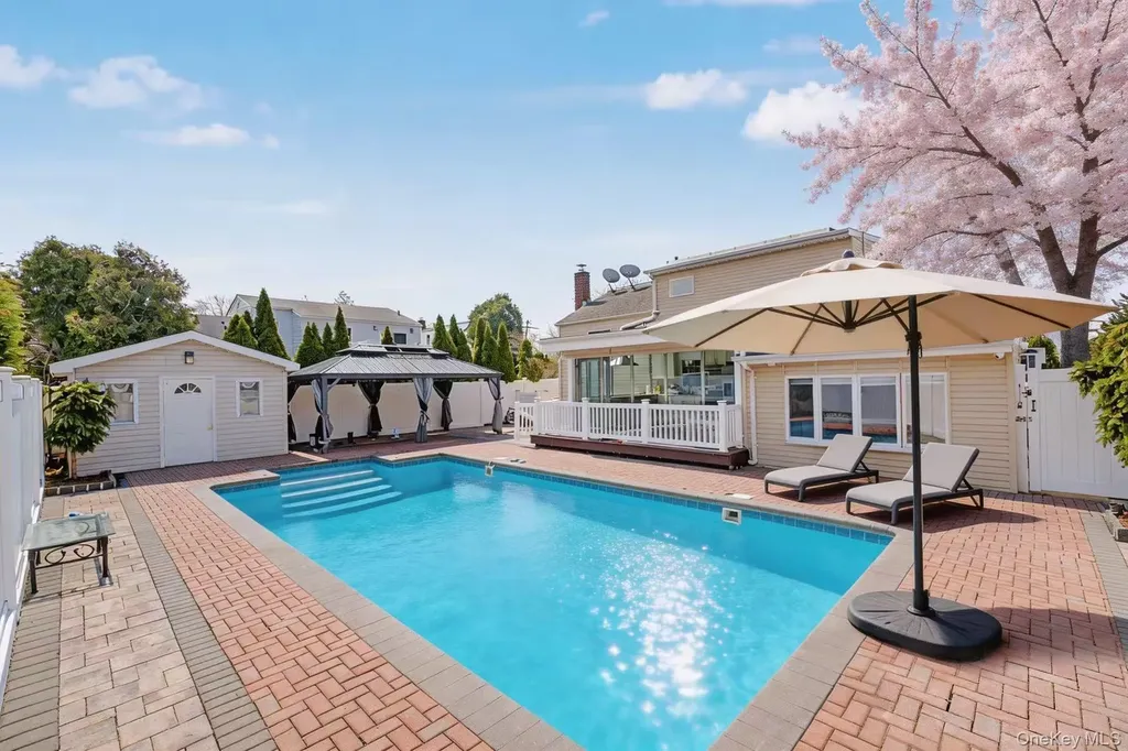 357 Gates Avenue East Meadow NY 11554