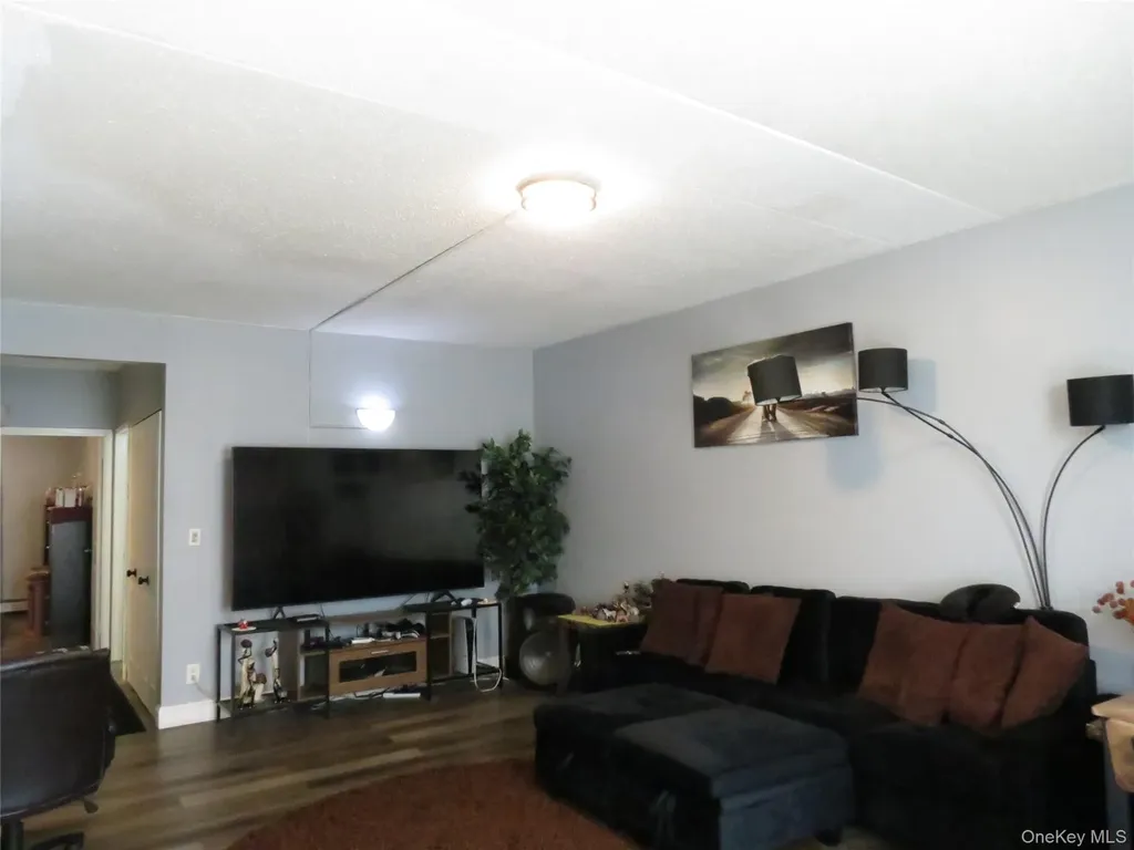 522 E 159th Street Bronx NY 10451