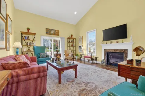 17 Deforest Drive Cortlandt Manor NY 10567