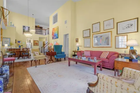 17 Deforest Drive Cortlandt Manor NY 10567