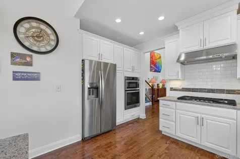 17 Deforest Drive Cortlandt Manor NY 10567