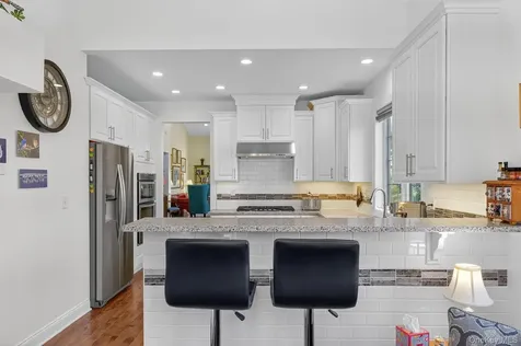 17 Deforest Drive Cortlandt Manor NY 10567