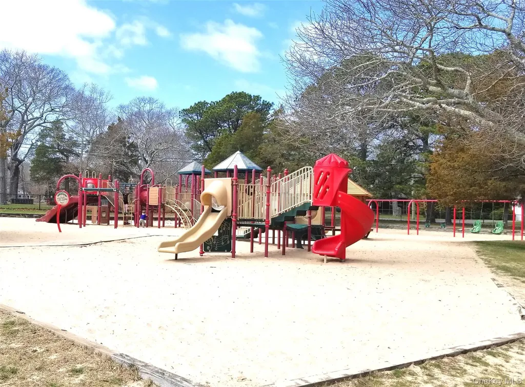 2100 Bay Avenue Mattituck NY 11952