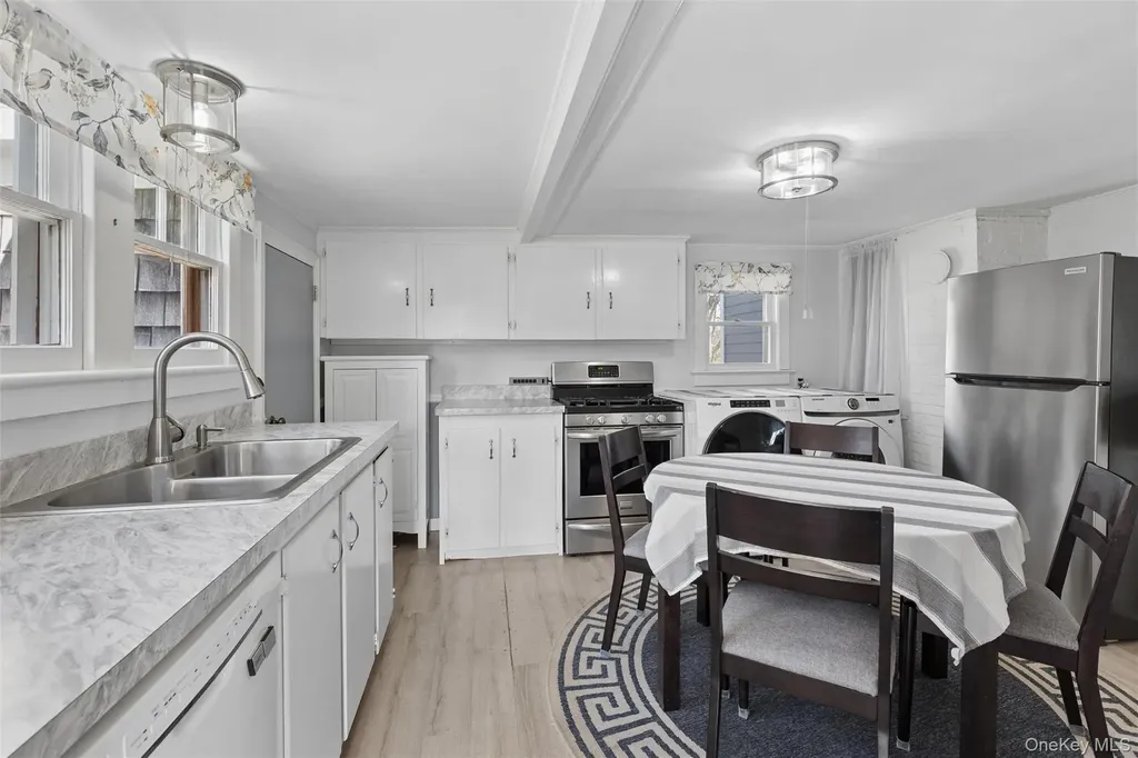 2100 Bay Avenue Mattituck NY 11952