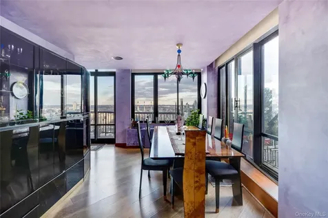 304 E 65th Street New York (manhattan) NY 10065