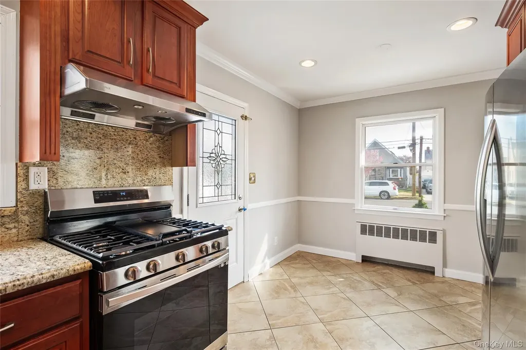 227 Columbus Parkway Mineola NY 11501