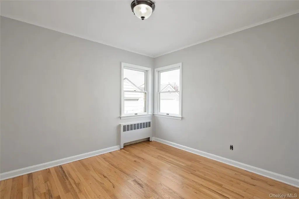 227 Columbus Parkway Mineola NY 11501