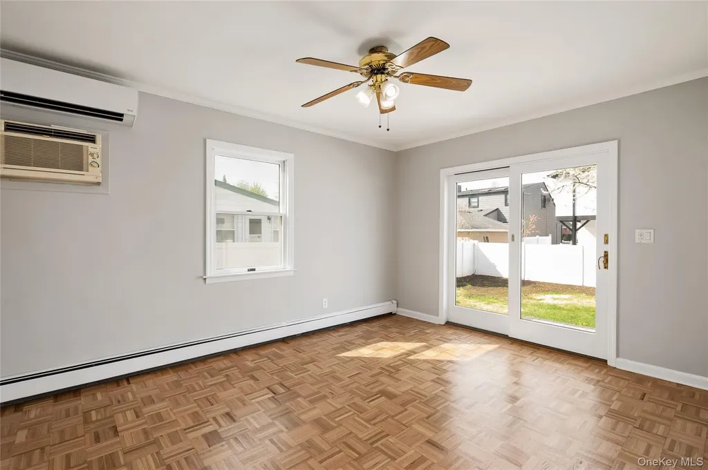 227 Columbus Parkway Mineola NY 11501