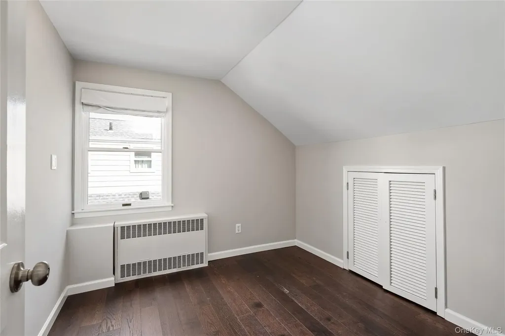 227 Columbus Parkway Mineola NY 11501