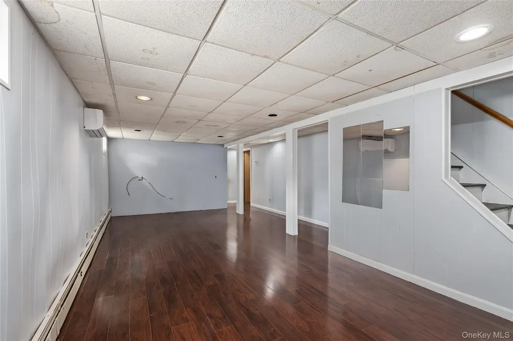 227 Columbus Parkway Mineola NY 11501