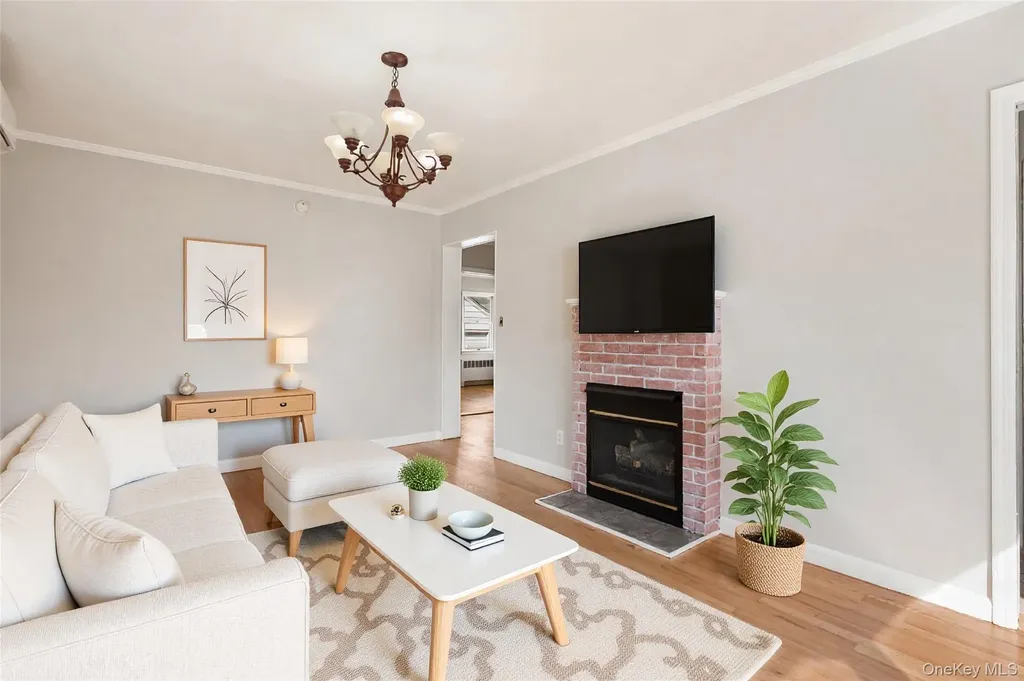 227 Columbus Parkway Mineola NY 11501