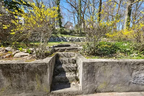50 Sherwood Drive Larchmont NY 10538