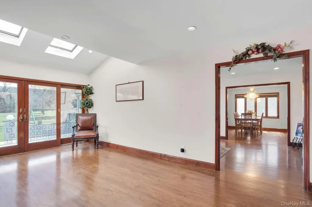 12 Bagatelle Road Dix Hills NY 11746