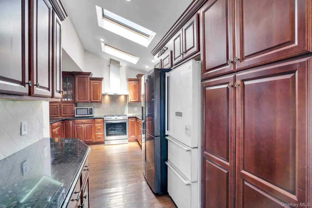 12 Bagatelle Road Dix Hills NY 11746