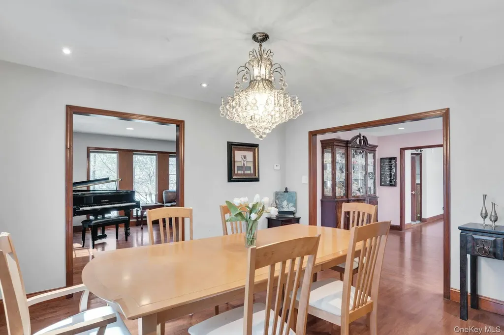 12 Bagatelle Road Dix Hills NY 11746