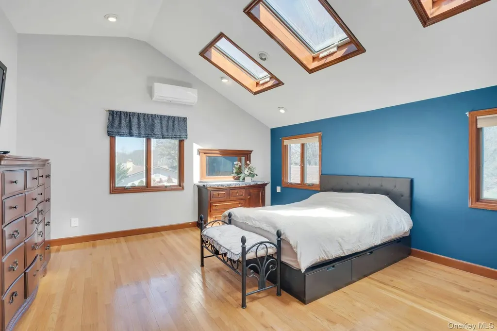 12 Bagatelle Road Dix Hills NY 11746