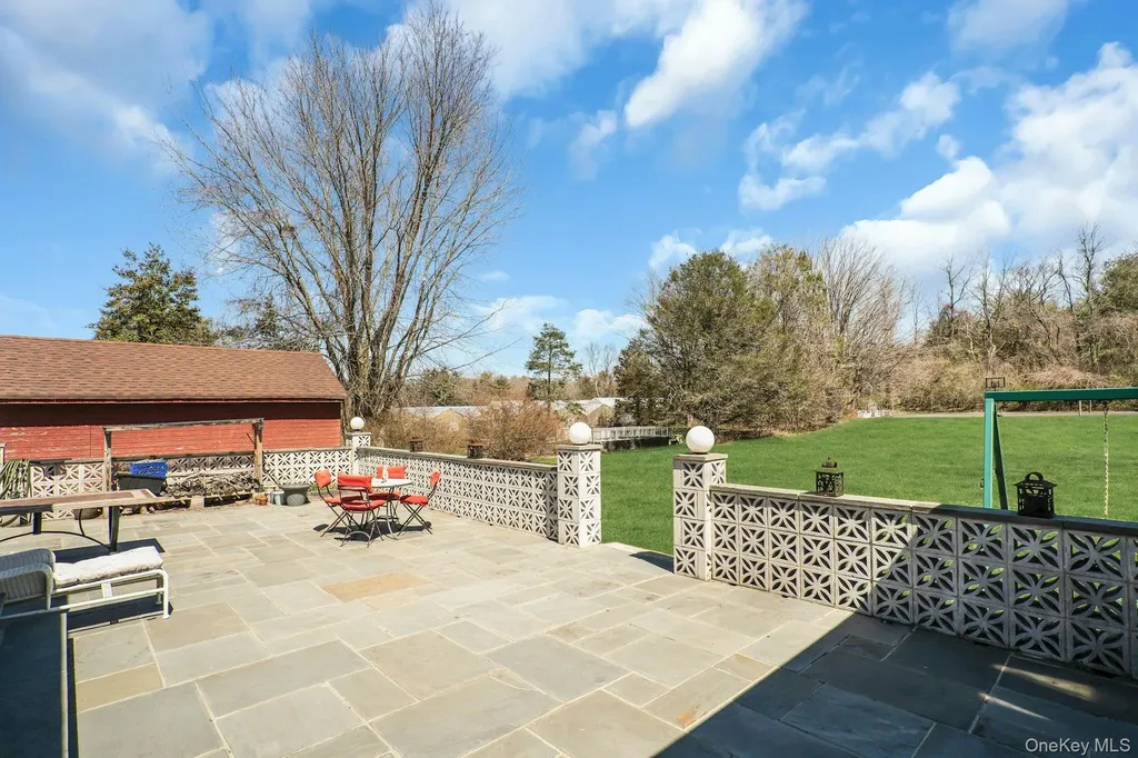 12 Bagatelle Road Dix Hills NY 11746