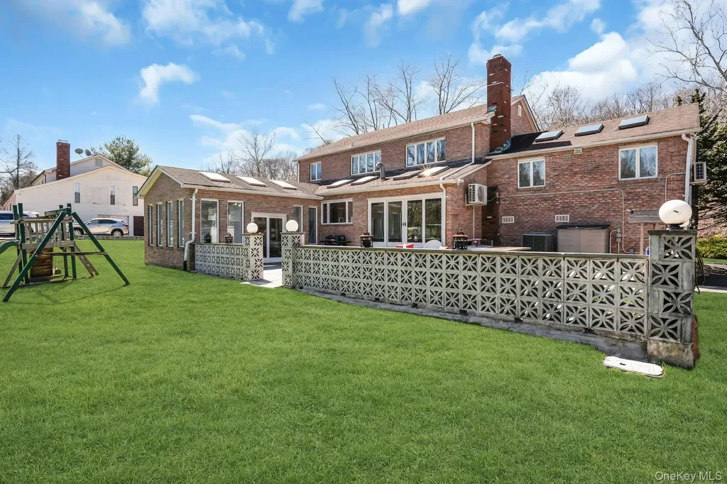 12 Bagatelle Road Dix Hills NY 11746