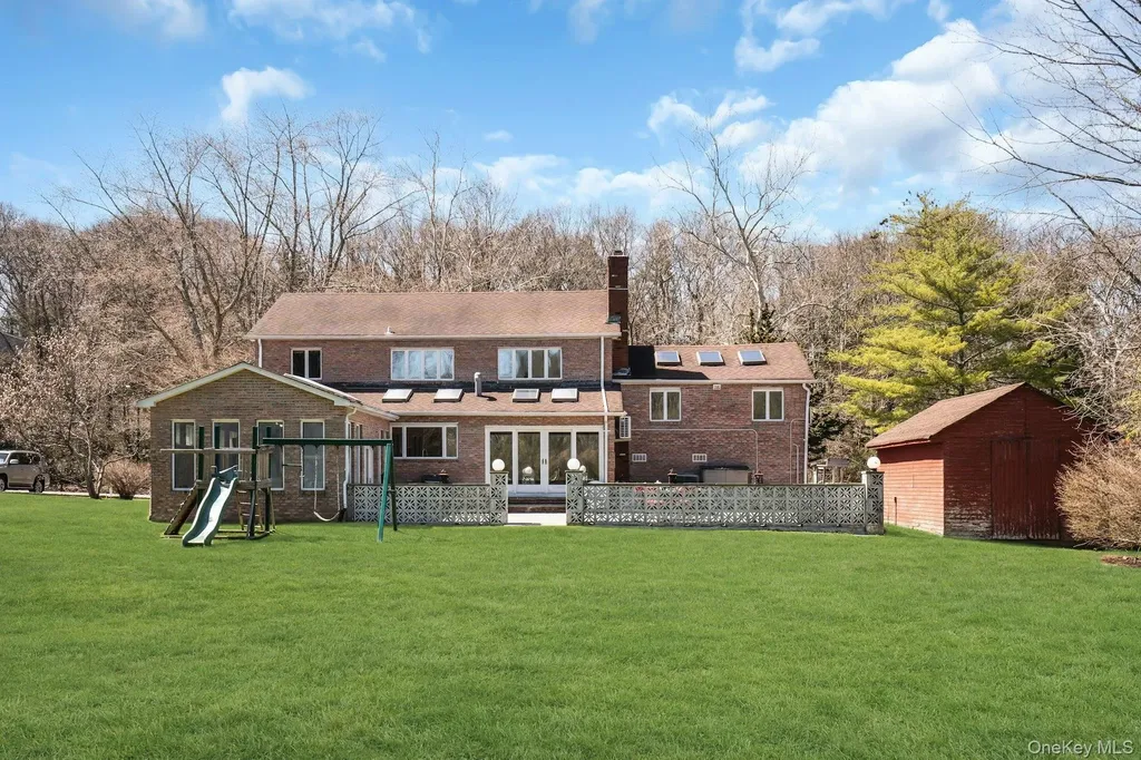 12 Bagatelle Road Dix Hills NY 11746