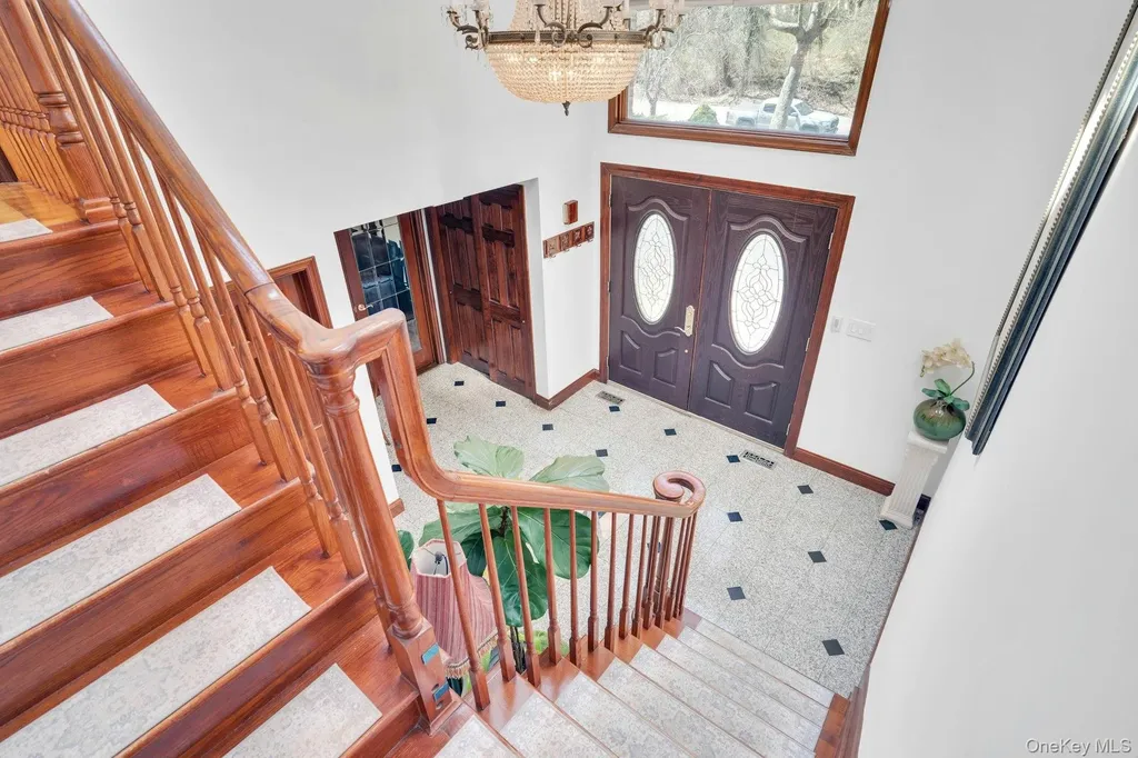 12 Bagatelle Road Dix Hills NY 11746