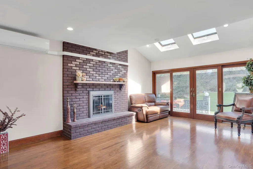 12 Bagatelle Road Dix Hills NY 11746