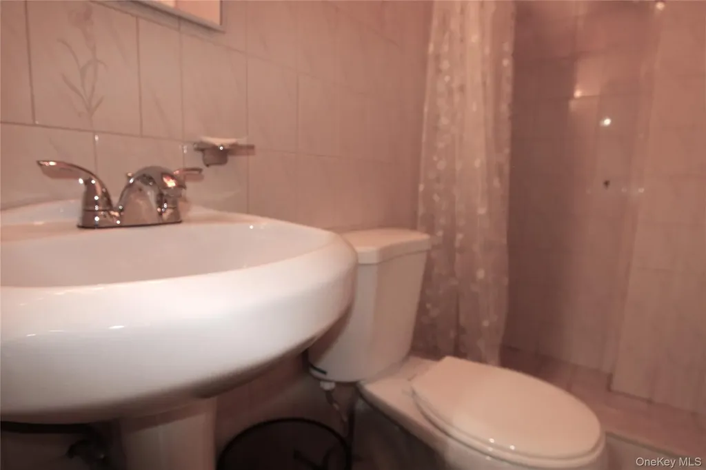 170 Pembrook Drive Yonkers NY 10710
