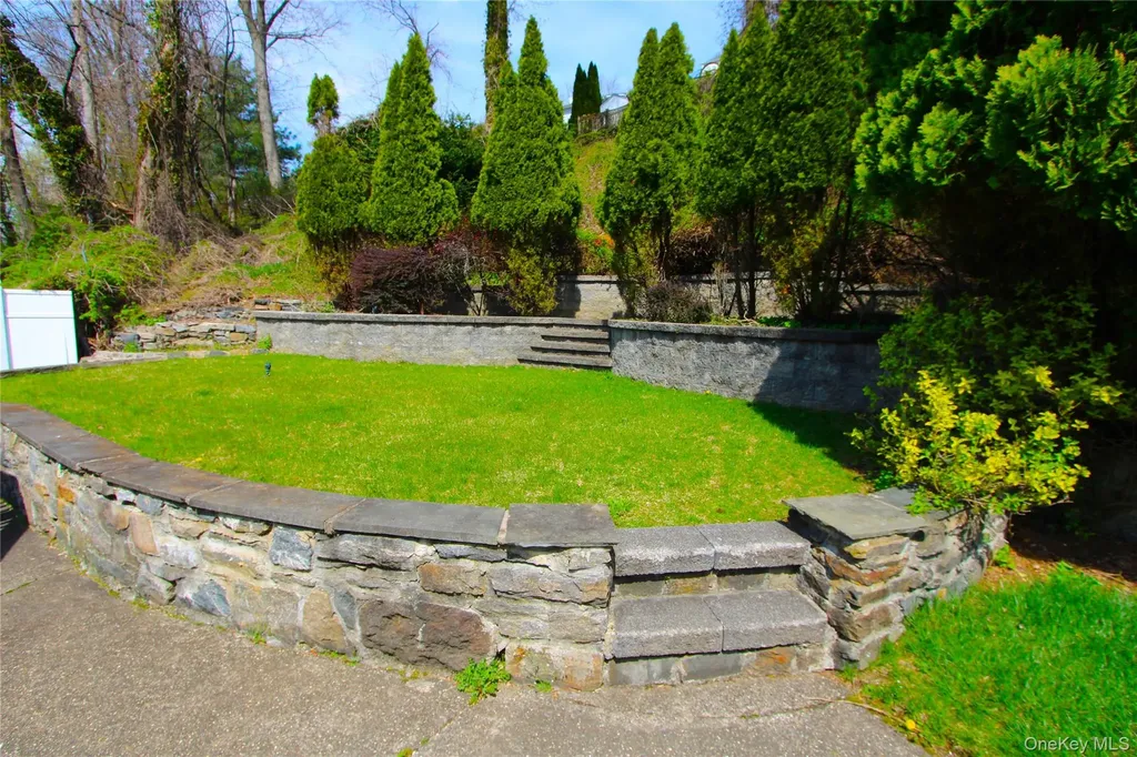 170 Pembrook Drive Yonkers NY 10710