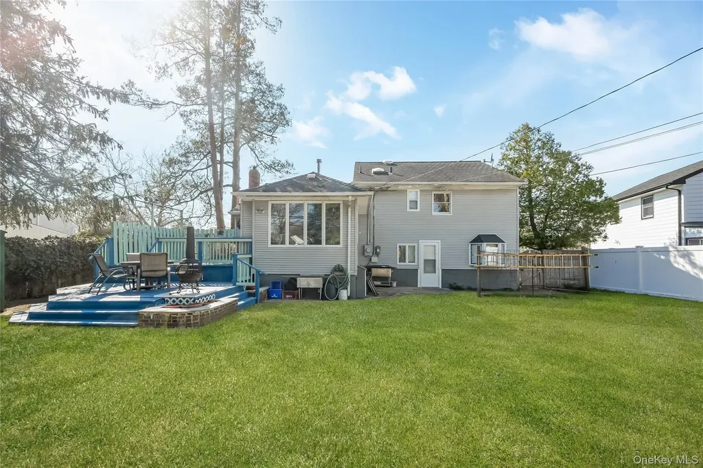 55 Amherst Drive Massapequa NY 11758