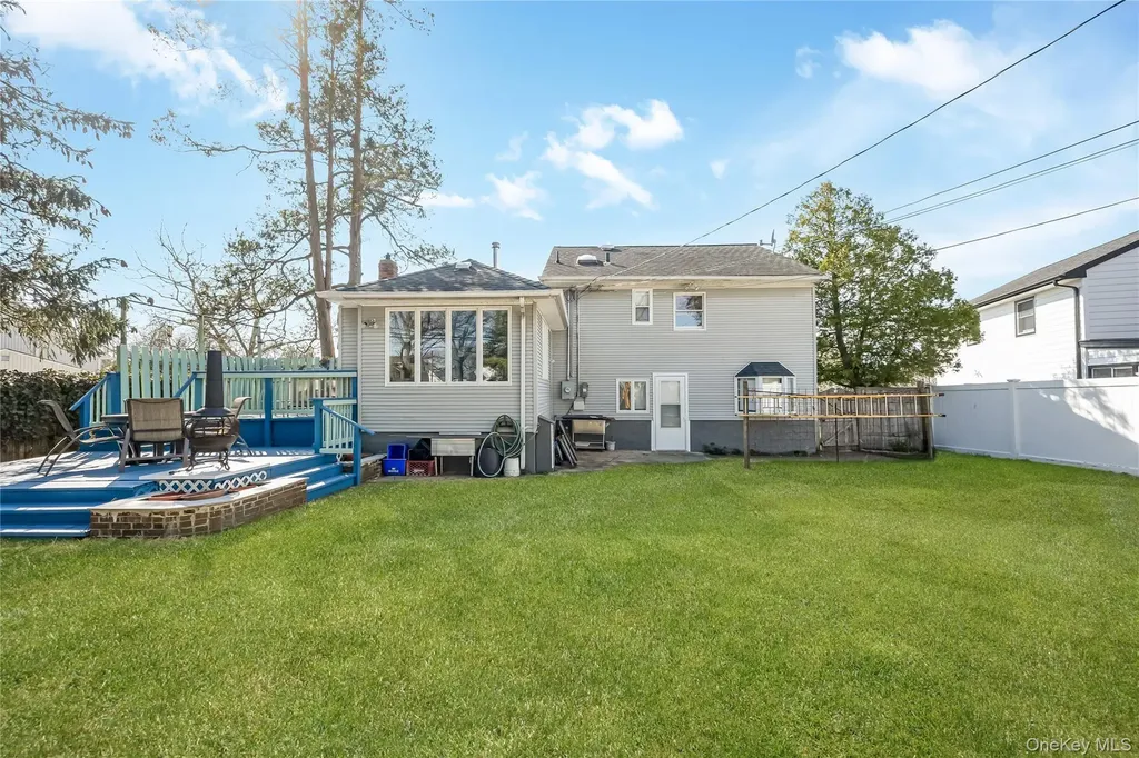55 Amherst Drive Massapequa NY 11758