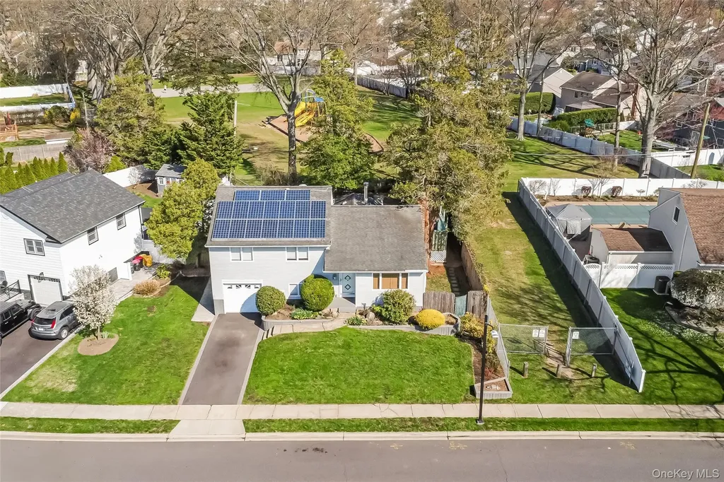 55 Amherst Drive Massapequa NY 11758