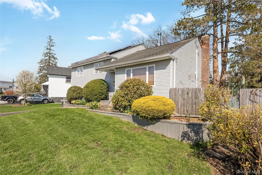 55 Amherst Drive Massapequa NY 11758