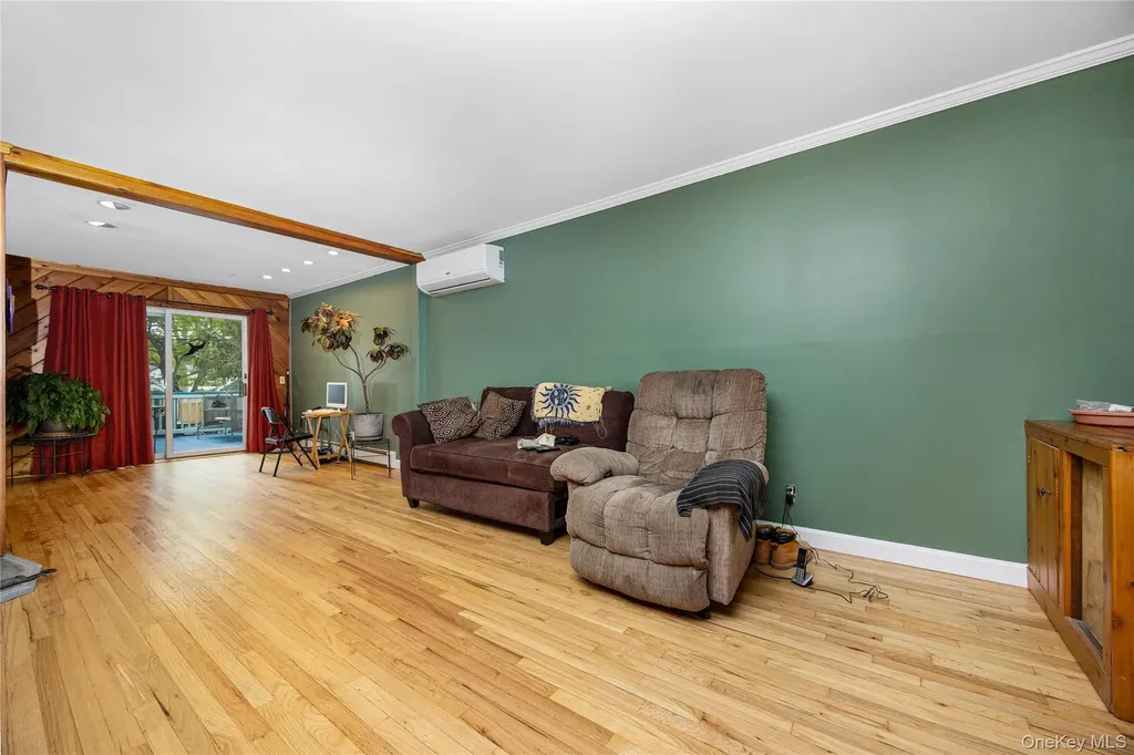 55 Amherst Drive Massapequa NY 11758