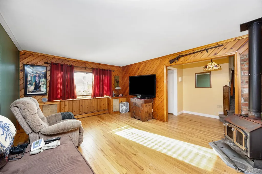 55 Amherst Drive Massapequa NY 11758
